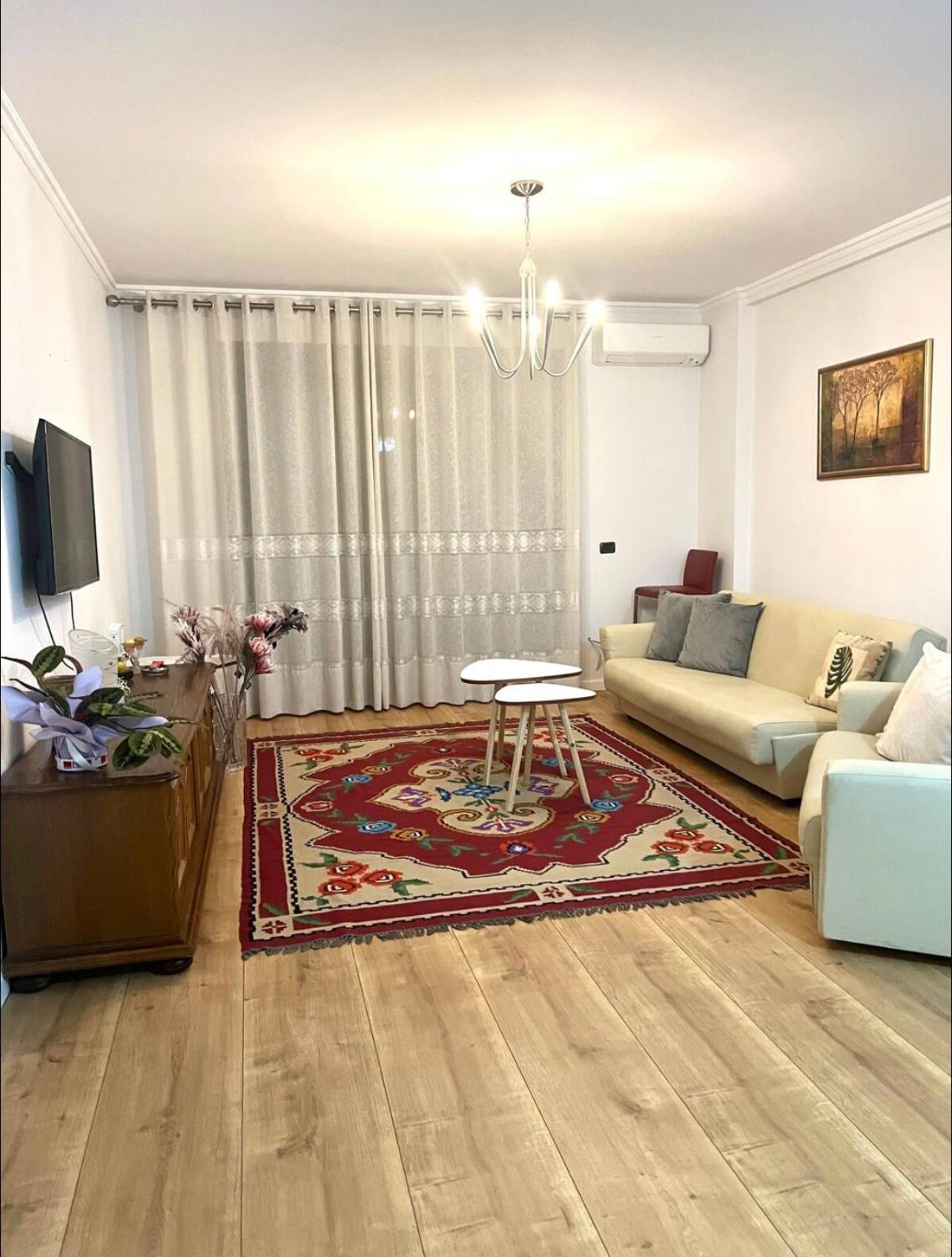 Akuena Center * Тирана