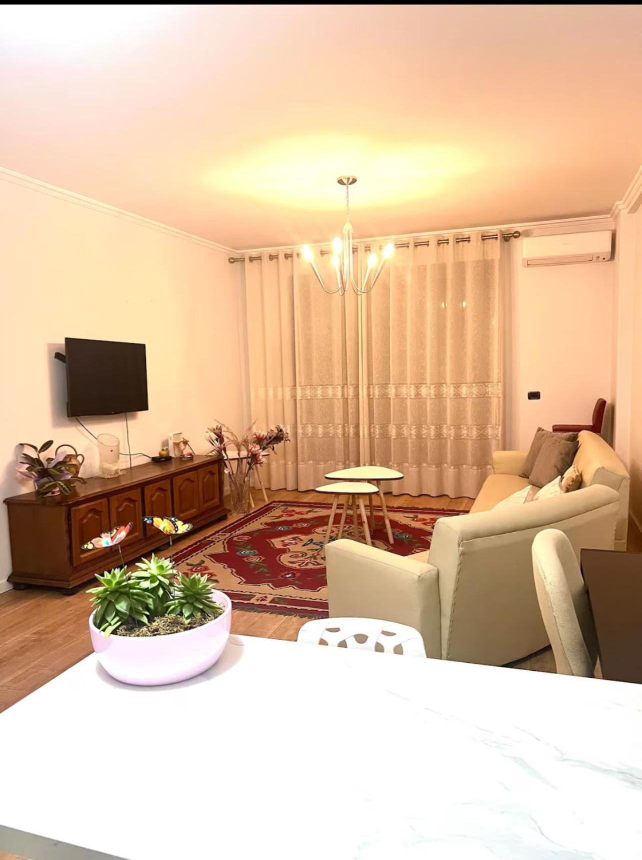Апартаменти Akuena Center *